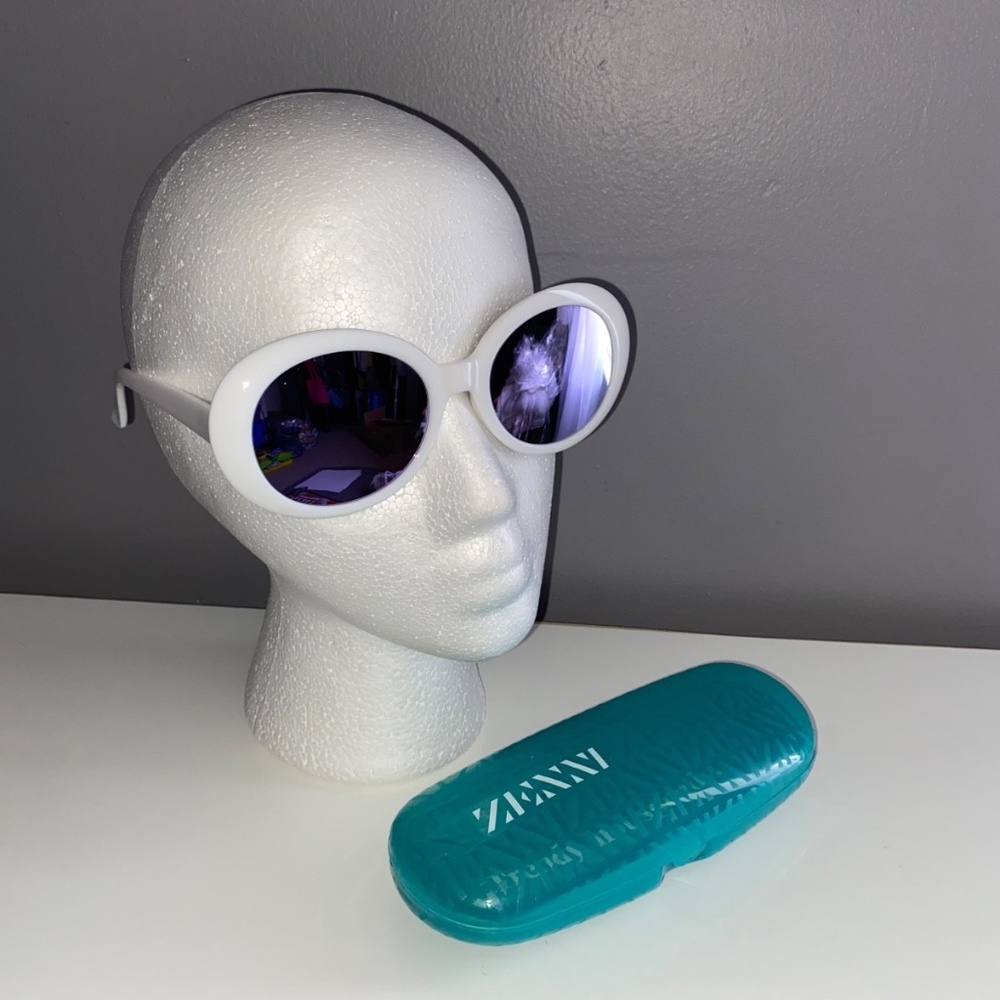 ZENNI White Oval Sunglasses 2023030 White Eye Frames Lavender Lens -4.25 -4.75